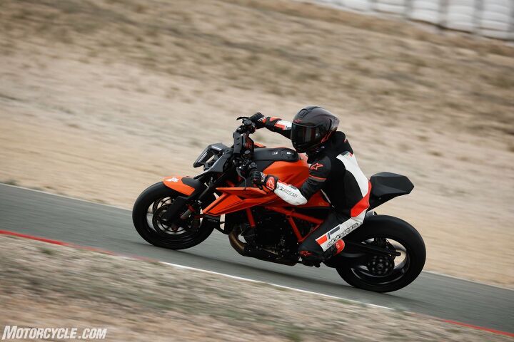 Maybe it was because I had just hopped off the 990 Duke about an hour before, but the cockpit of the 1390 felt a little wider where the seat meets the tank compared to what I remember with the previous 1290.