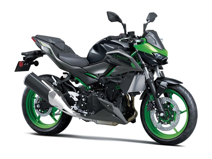 Coming in with twice the cylinders, a slightly bigger engine size, and a couple dollars less, the Kawasaki Z500 could have the 390 Duke’s number.