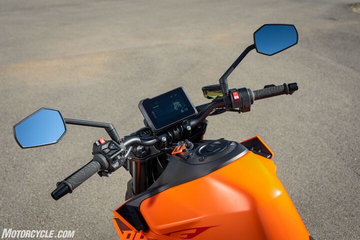 There’s a clear and concise TFT screen to give you all the information you need, and in Track mode there’s full telemetry that logs parameters like lean angle, throttle position, acceleration, traction control intervention, and much more. All of the menus are easily navigable via an updated switchgear on the left bar that’s not only sleeker and more intuitive, but also backlit so you can see what buttons you’re pressing while riding at night.