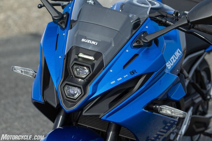 Another distinction between the 8S and 8R are the headlights. The 8R’s setup is composed of these stacked LEDs that shine against a mirrored housing. It’s small, compact, and bright. This colorway is Metallic Triton Blue.