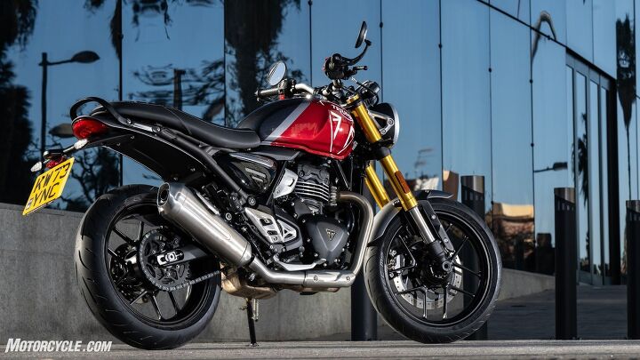 Both 400s sip fuel from their 3.4-gallon fuel tanks. Triumph claims nearly 70 mpg.
