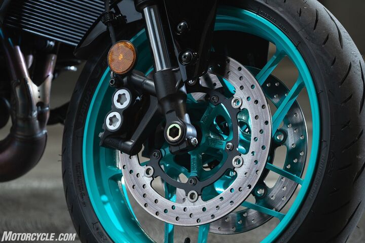 One of the few (if only?) motorcycle manufacturers using ADVICS calipers, we’re not sure what else to blame for Yamaha’s having wooden brakes.