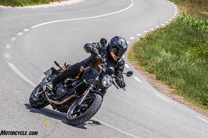 Even during our speedy tour of the Catalan countryside, I only touched the footpegs down a few times. Lean angle is ample.