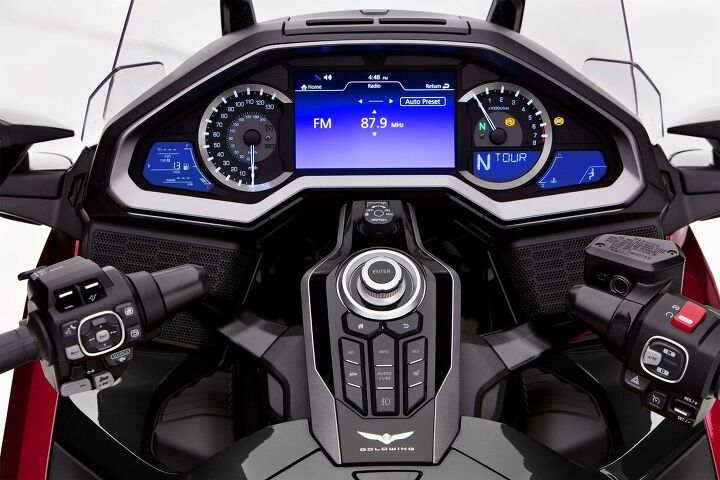 5 things about the honda gold wing tour