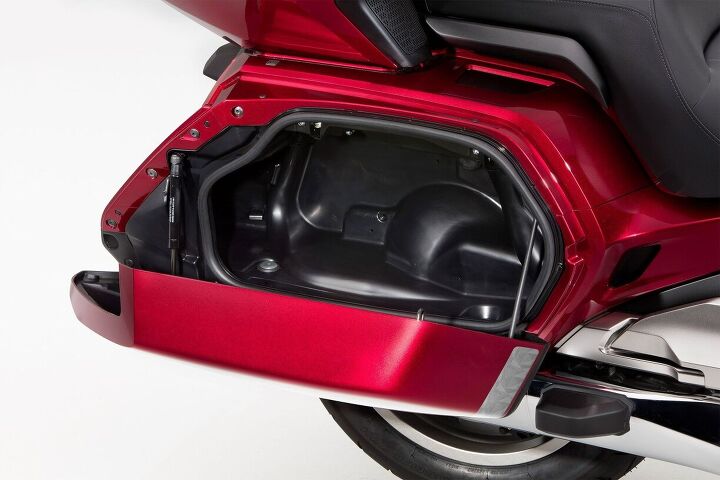 5 things about the honda gold wing tour