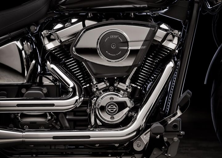 A step up from the Classic is the Milwaukee-Eight 117 Custom. Powering the Breakout and Fat Boy, it comes with a large intake.