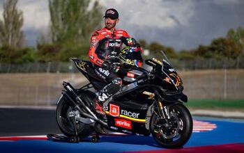 Limited edition Aprilia RSV4 X Ex3ma – First Look