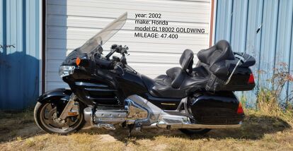 NICE! Honda Goldwing GL18002 2002 Touring Bike (COME AND GET IT!)