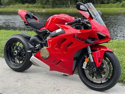 2023 DUCATI PANIGALE V4 S