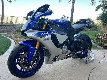 2015 yamaha r1