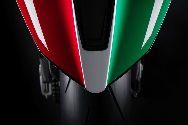 2025 ducati panigale v4 tricolore gallery