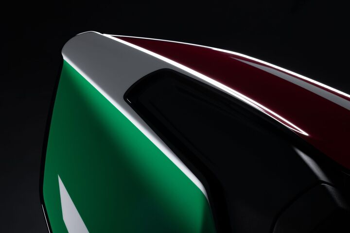 2025 ducati panigale v4 tricolore gallery