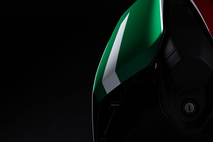 2025 ducati panigale v4 tricolore gallery