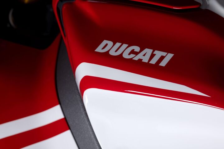 2025 ducati panigale v4 tricolore gallery