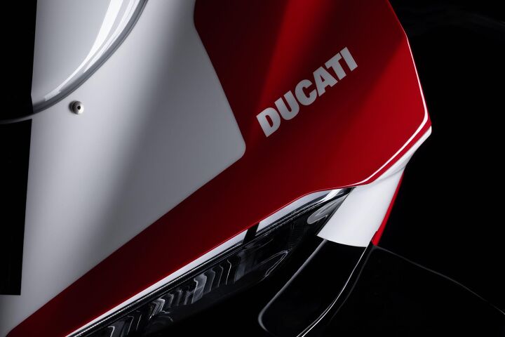 2025 ducati panigale v4 tricolore gallery
