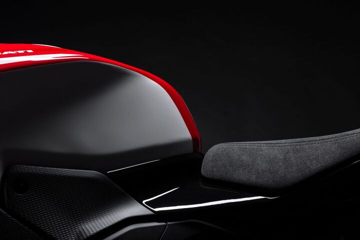 2025 ducati panigale v4 tricolore gallery