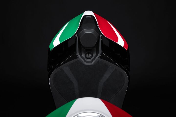 2025 ducati panigale v4 tricolore gallery