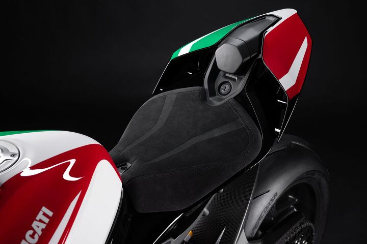 2025 ducati panigale v4 tricolore gallery