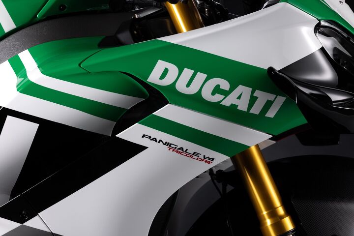 2025 ducati panigale v4 tricolore gallery