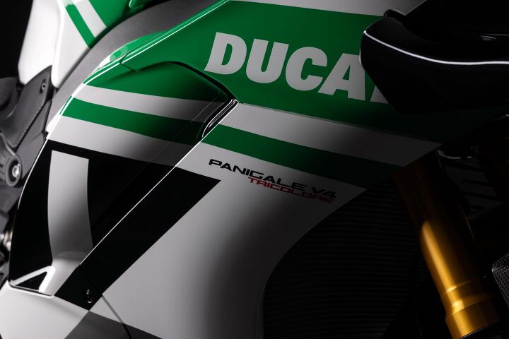 2025 ducati panigale v4 tricolore gallery