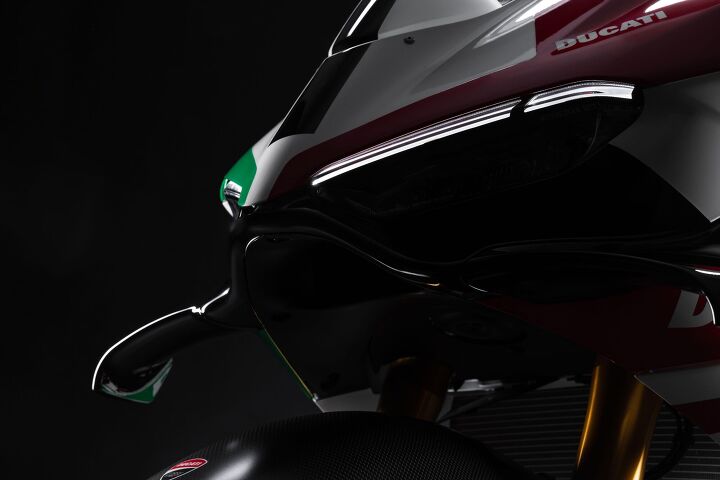 2025 ducati panigale v4 tricolore gallery