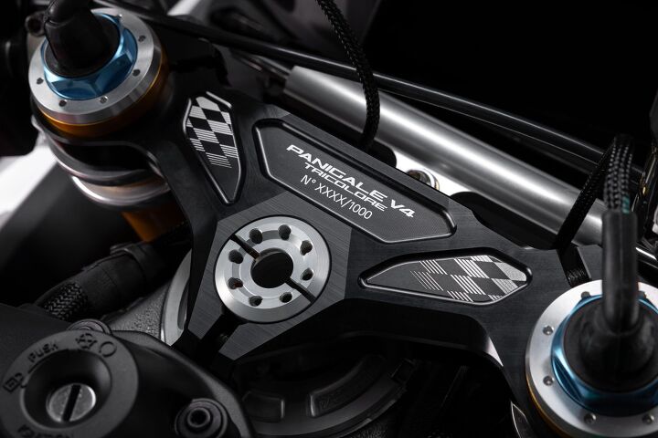 2025 ducati panigale v4 tricolore gallery