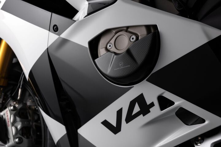 2025 ducati panigale v4 tricolore gallery