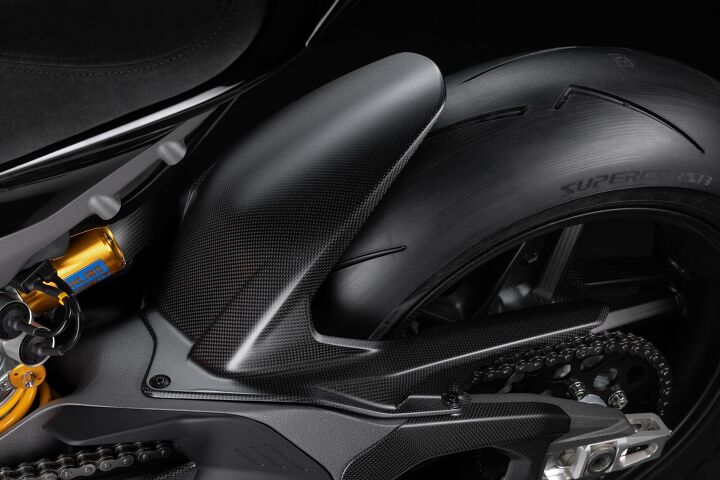 2025 ducati panigale v4 tricolore gallery