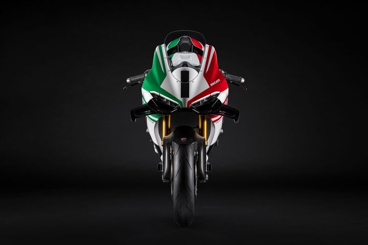 2025 ducati panigale v4 tricolore gallery