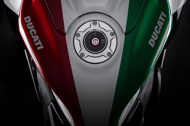 2025 ducati panigale v4 tricolore gallery