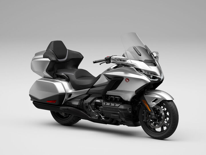 2025 honda gold wing gallery, 2025 Honda Gold Wing Tour in Light Silver Metallic