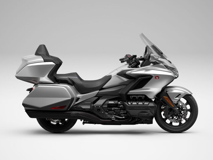 2025 honda gold wing gallery, 2025 Honda Gold Wing Tour in Light Silver Metallic