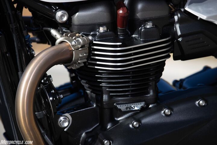 2025 triumph speed twin 900 review gallery