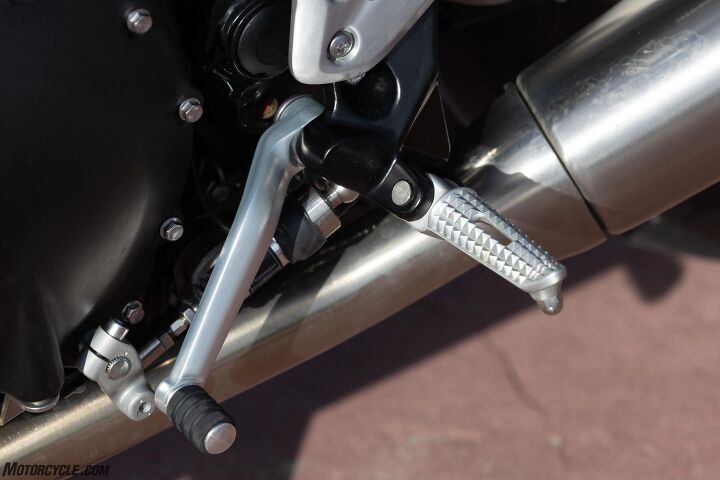 2025 triumph speed twin 1200 and speed twin 1200 rs review gallery