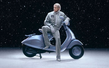 Limited Edition Vespa 946 Snake Celebrates Lunar New Year